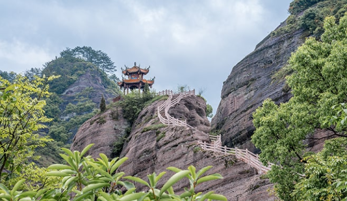 昆侖山在哪個(gè)省哪個(gè)市(昆侖山屬于哪個(gè)省哪個(gè)縣)